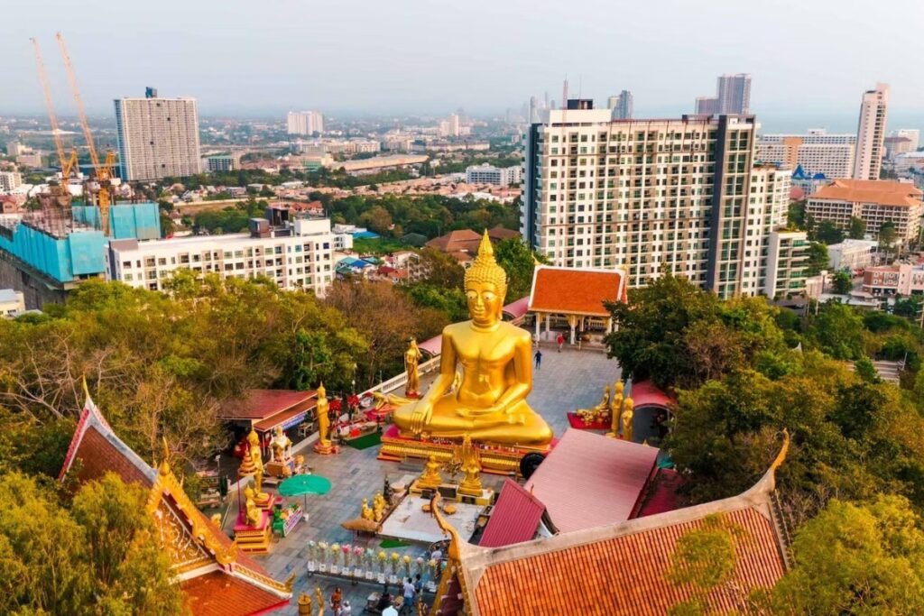 big buddha pattaya situated on pratumnak hill